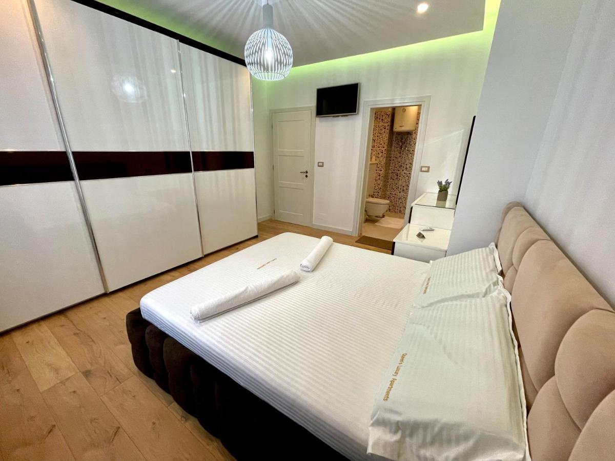 Queen'S Luxury Apartments Lake Tirana Exteriör bild