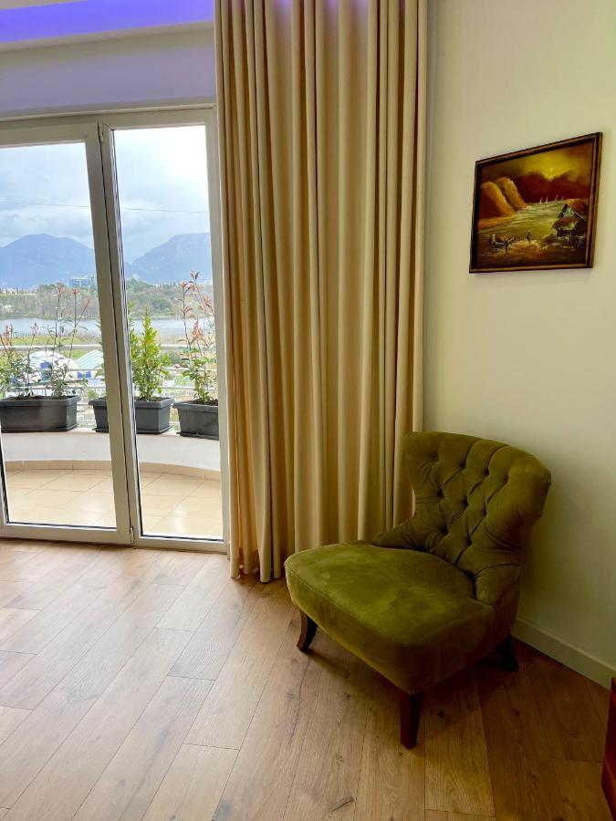 Queen'S Luxury Apartments Lake Tirana Exteriör bild